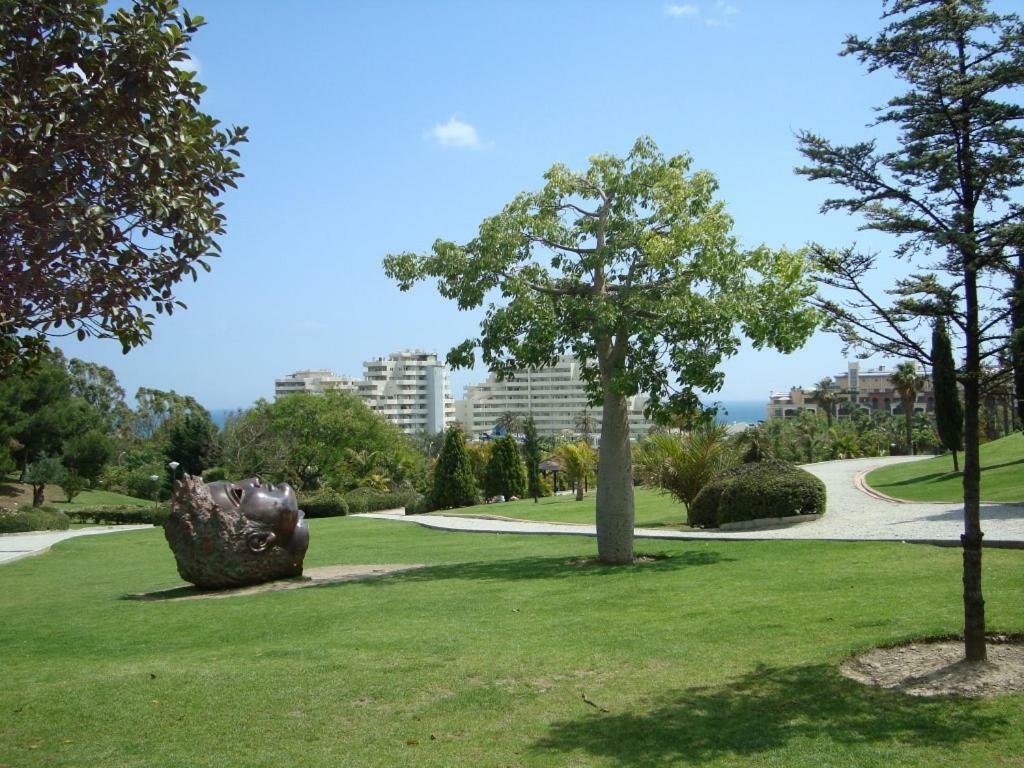 Magnificent Port-Beach 5* Luxury Residence Benalmadena Bagian luar foto
