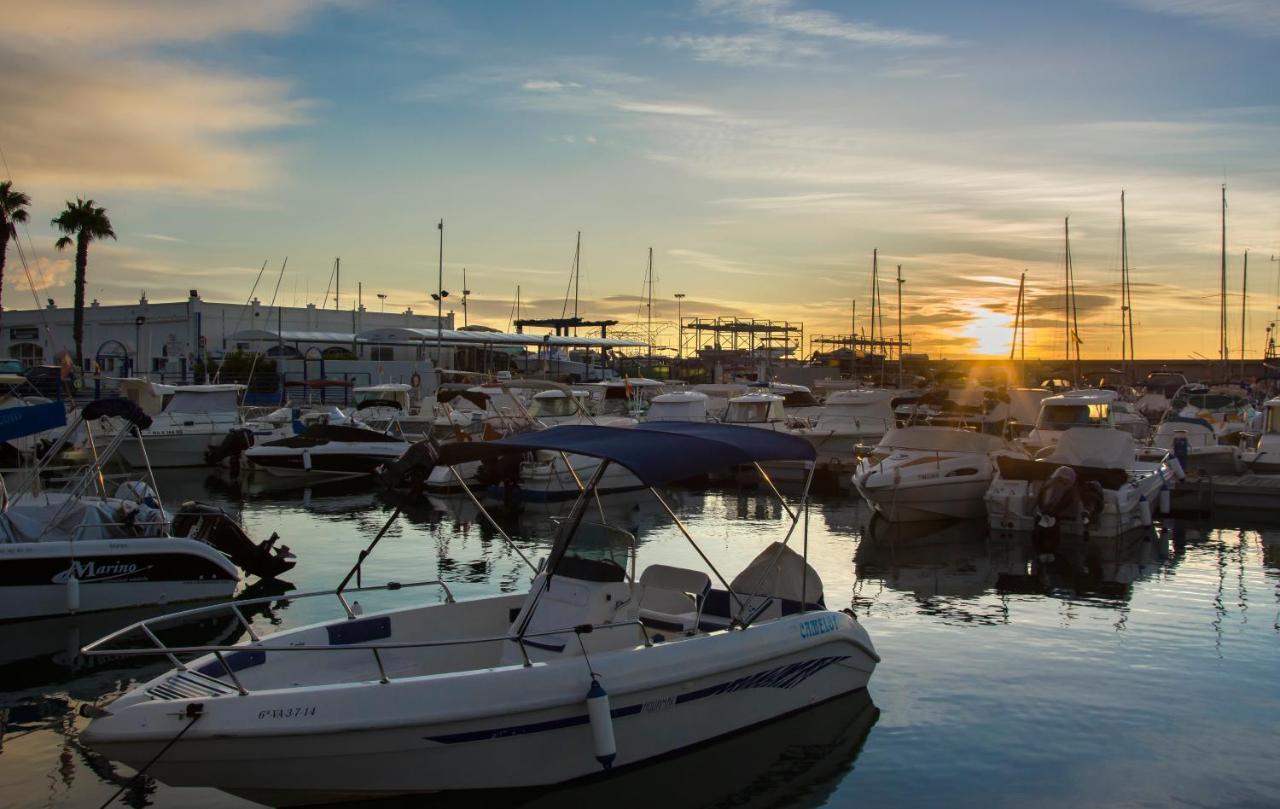 Magnificent Port-Beach 5* Luxury Residence Benalmadena Bagian luar foto